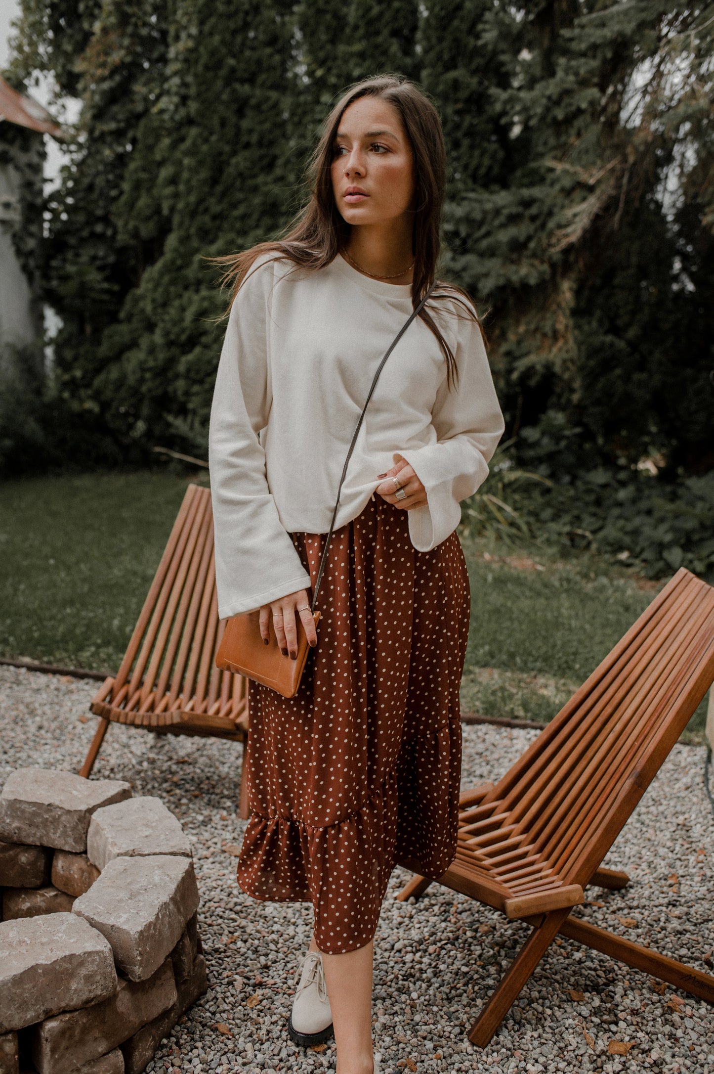 Jupe midi marron à pois blancs