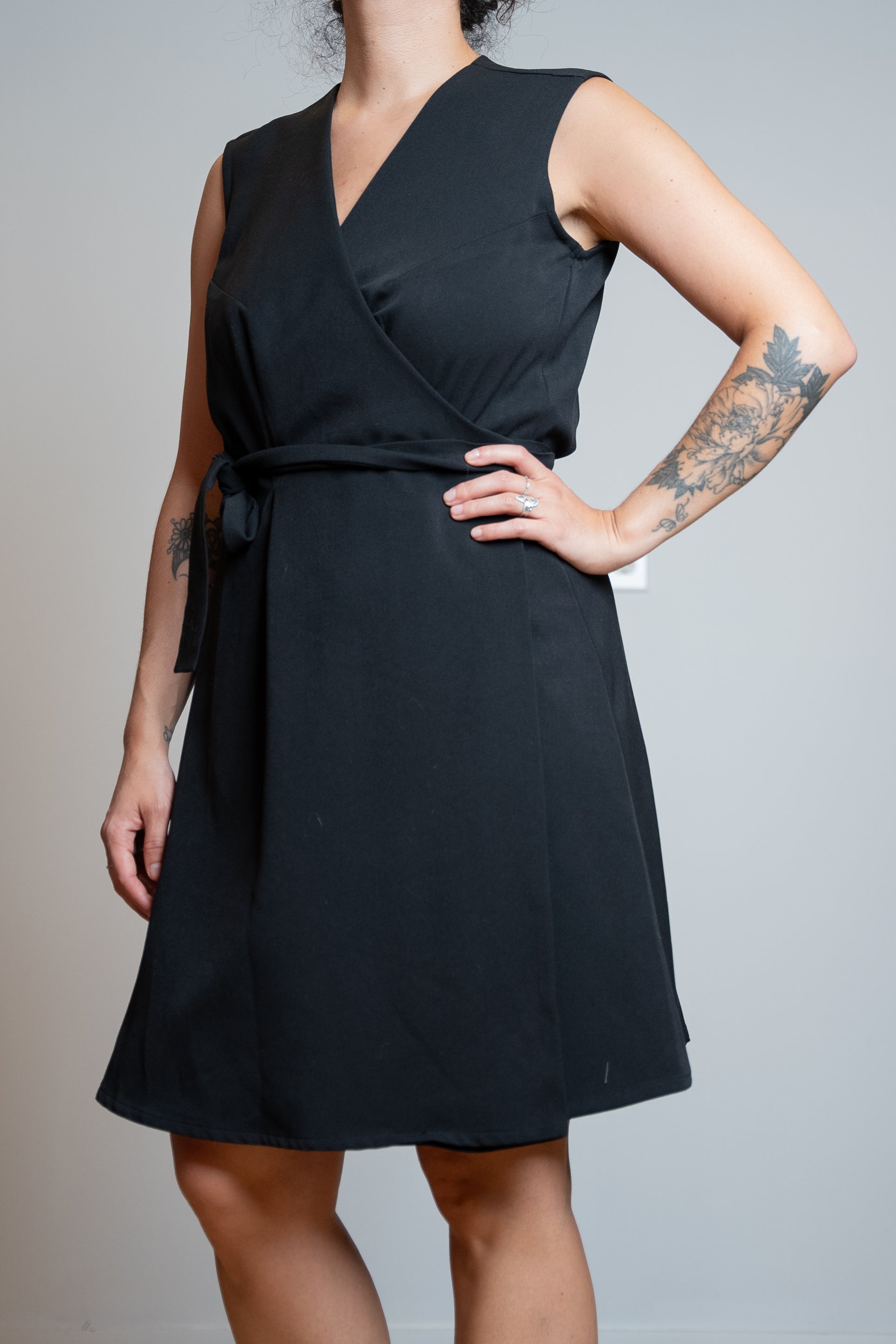 Robe cache-coeur Midi Sans manche - Noir