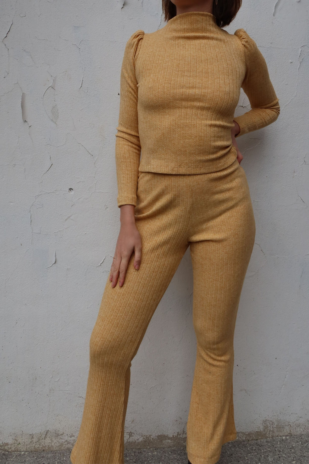 Pantalon jaune à pattes d'éléphant tricot - Alice