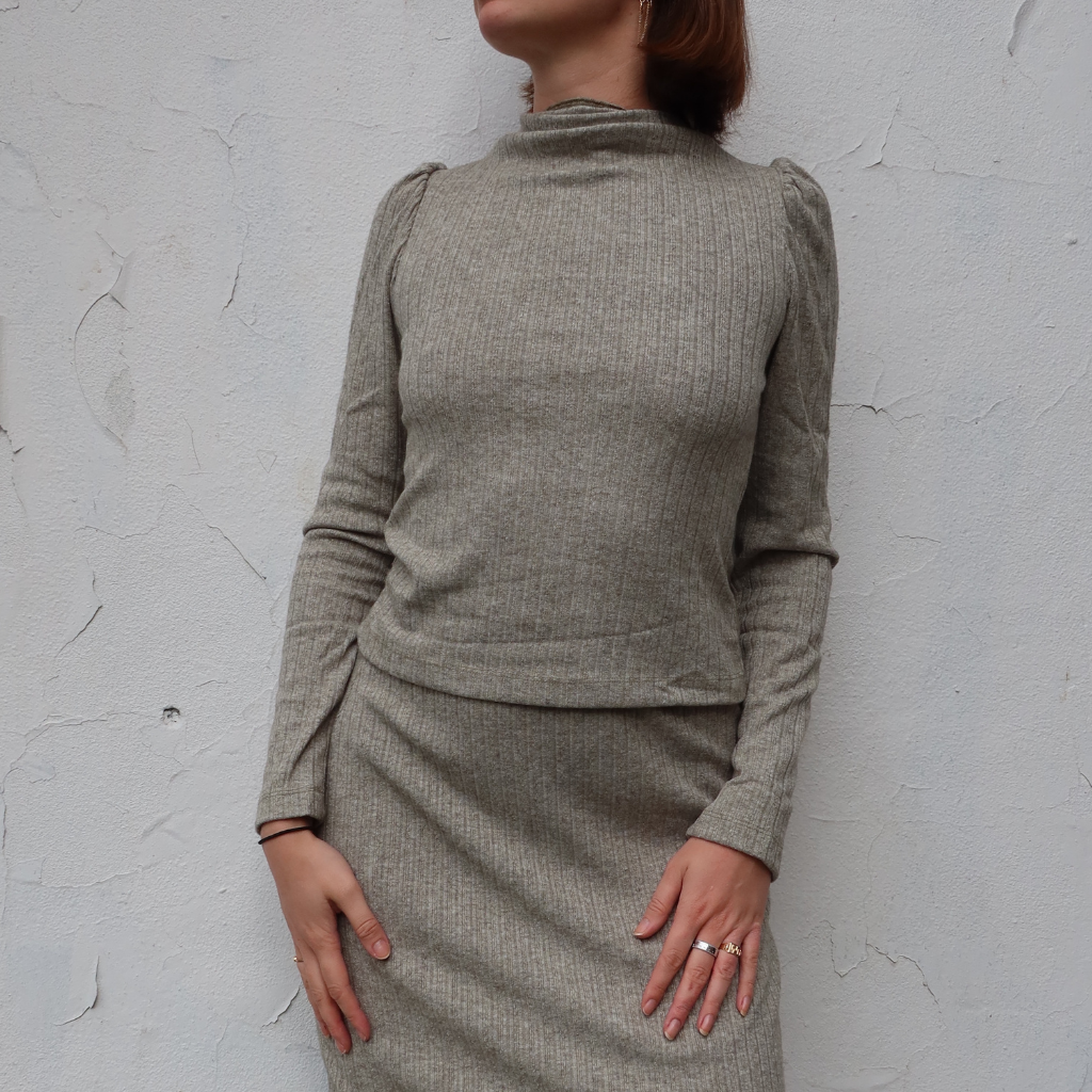 Haut Lili vert col droit emmanchures ballons