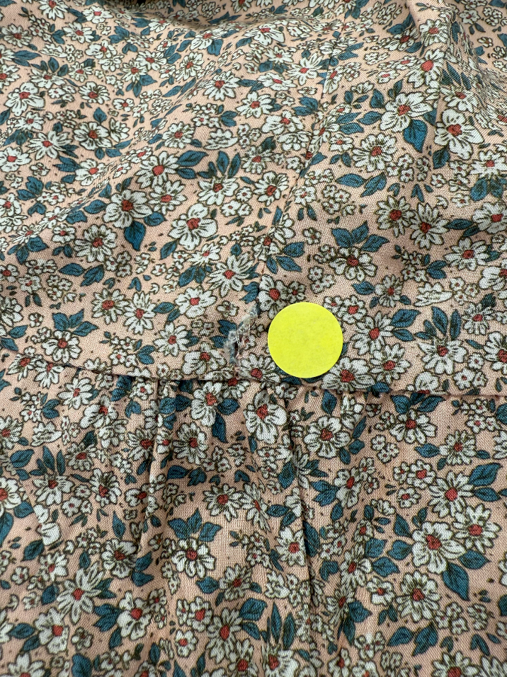 Robe dos noué à petites fleurs