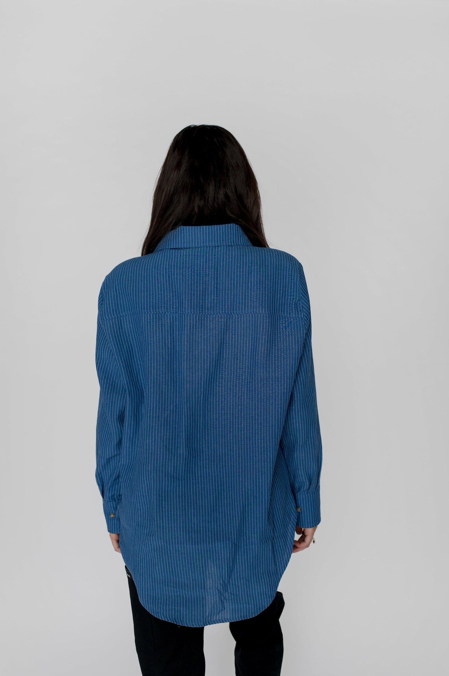 Chemise au design réfléchi main image 1