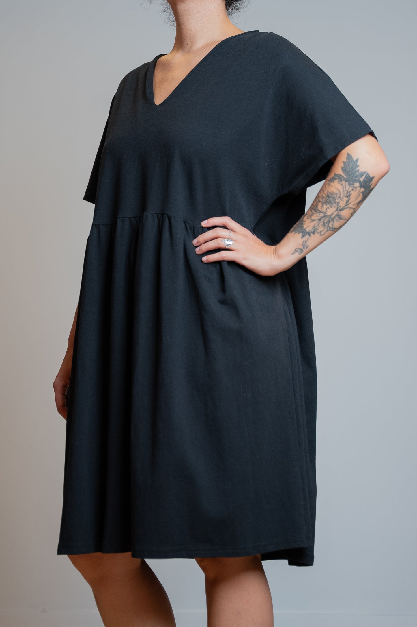 Robe midi - Col V Manche Courte - Noir