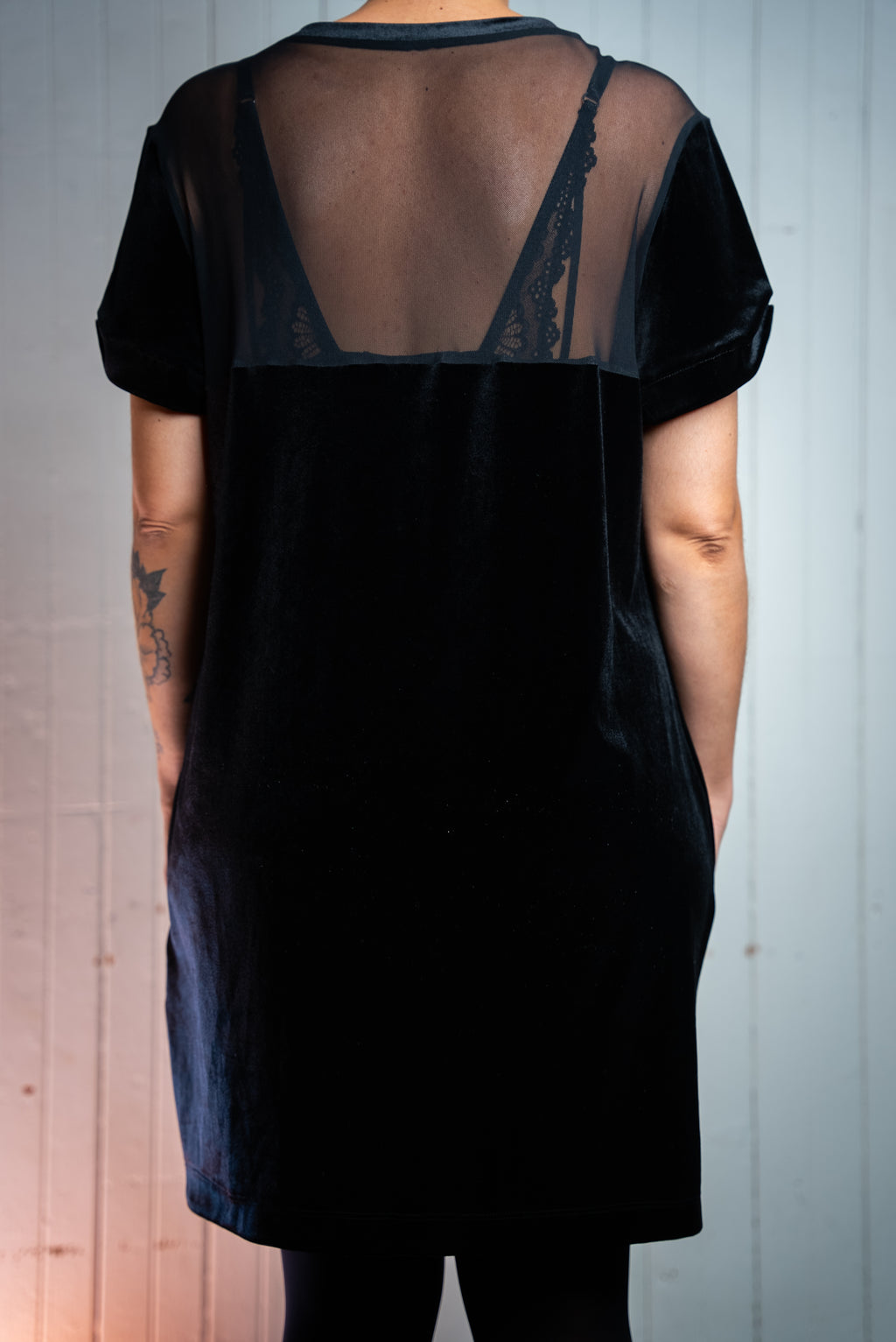 Robe velour Dos transparent Manche courte - Noir