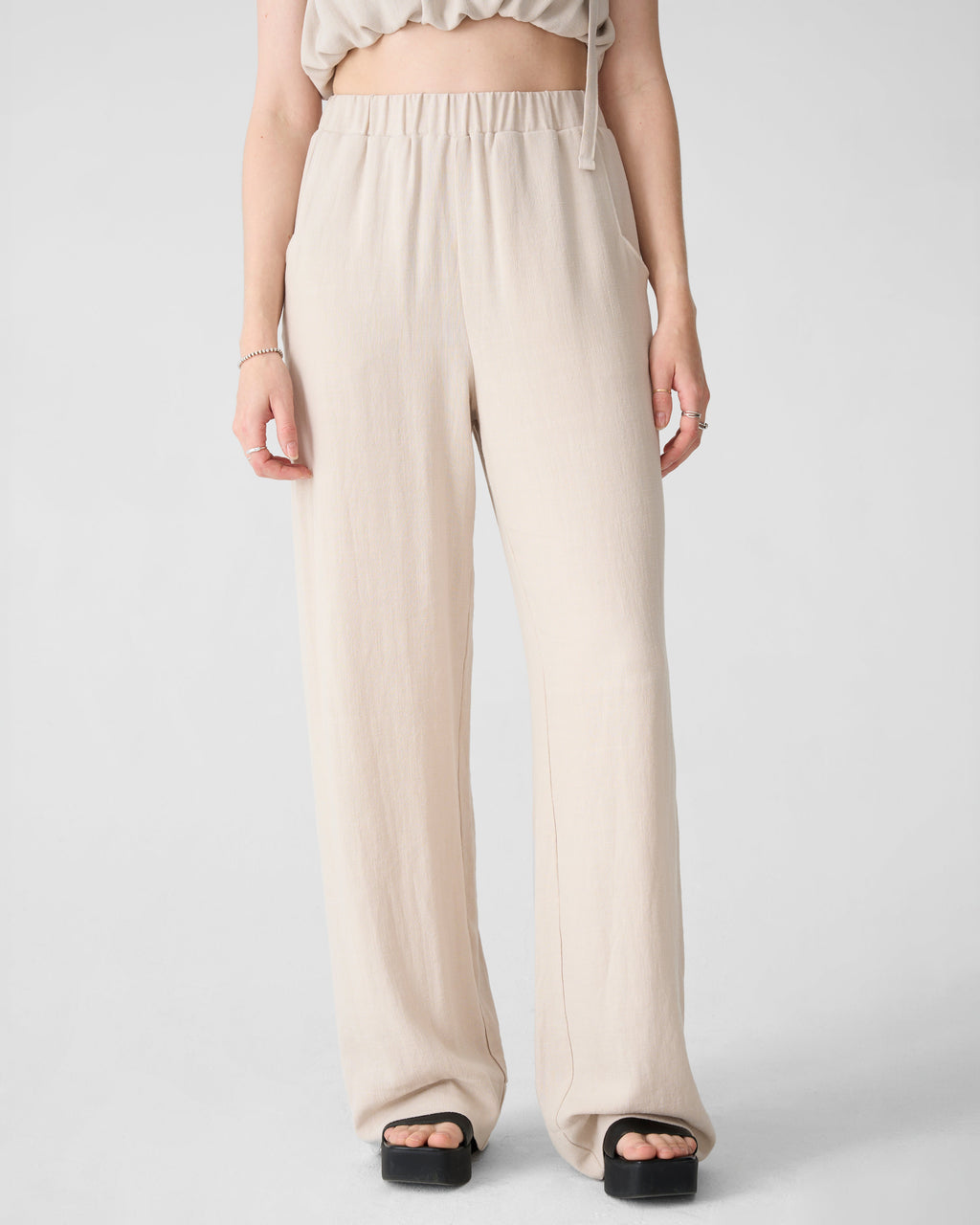 Pantalon sable ample et fluide en lin