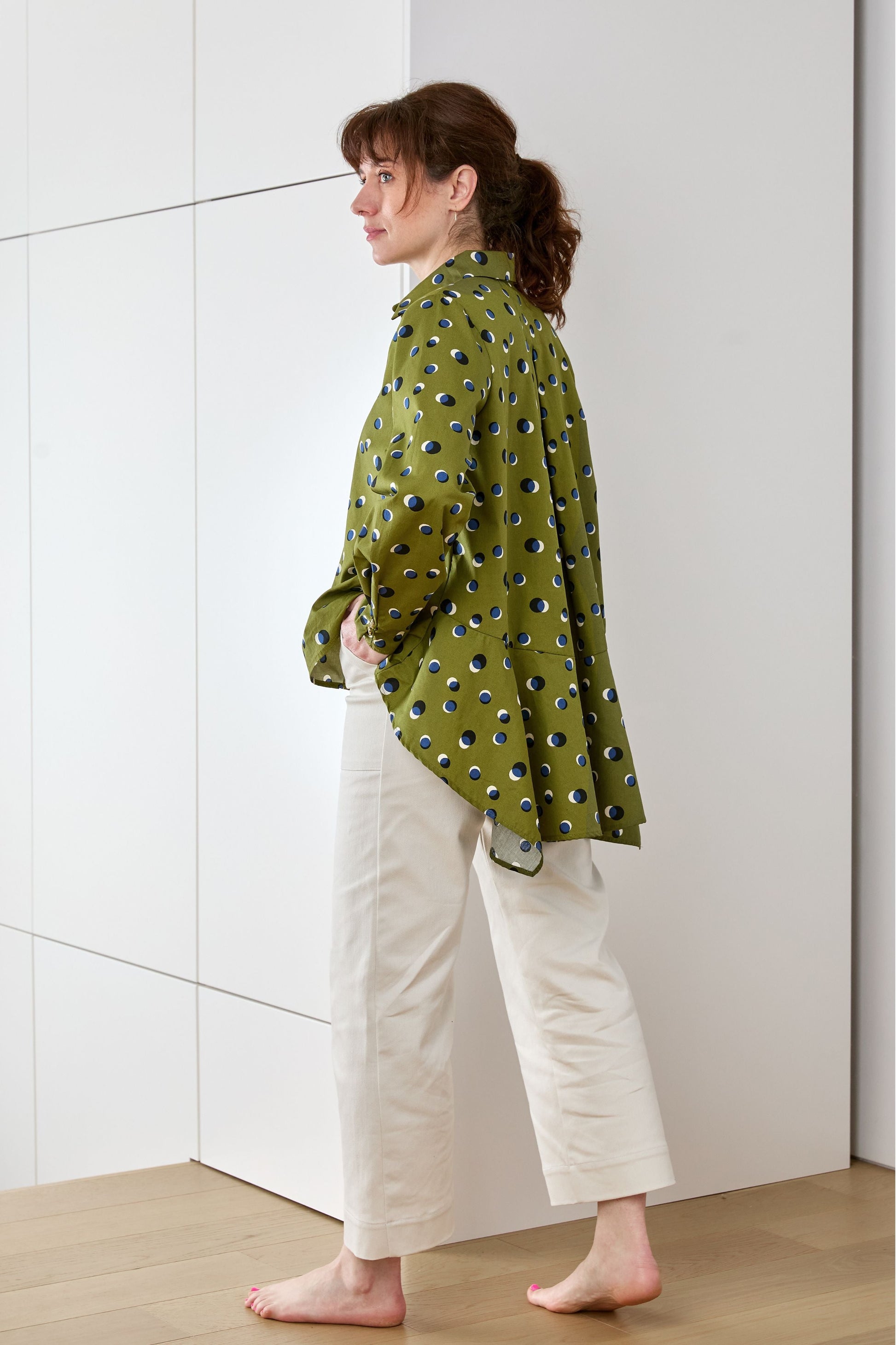 Chemise verte à pois, ample avec plis au dos - Varda