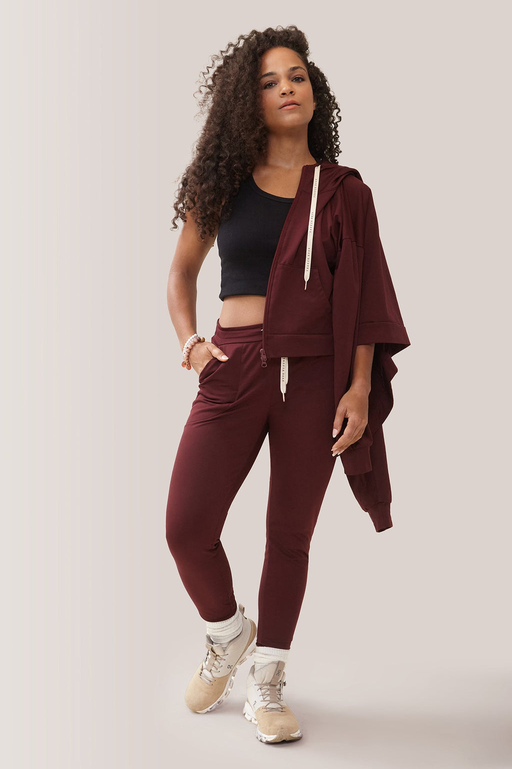 Rose Buddha Rose Buddha Pantalon Week-End Micro Polar - Rooibos Over / Women wearing the Rose Buddha Week-End Pants - Rooibos Over