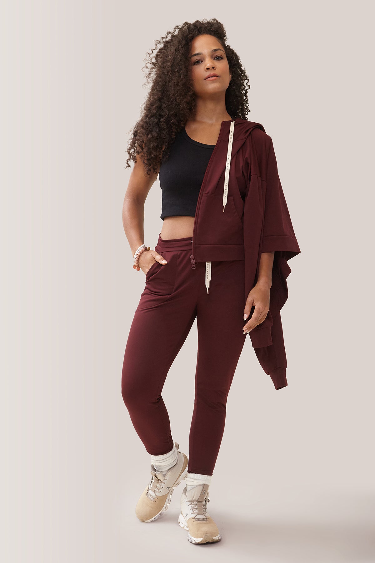 Rose Buddha Rose Buddha Pantalon Week-End Micro Polar - Rooibos Over / Women wearing the Rose Buddha Week-End Pants - Rooibos Over