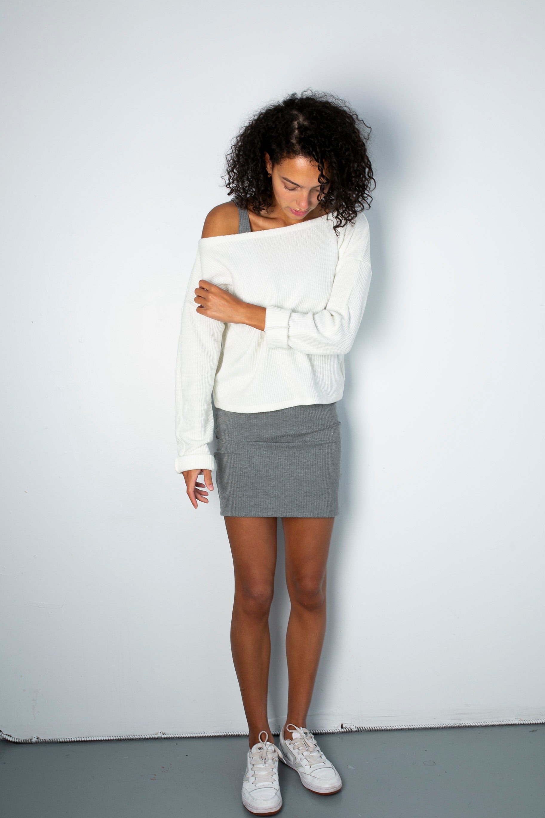 Tricot à épaules nues