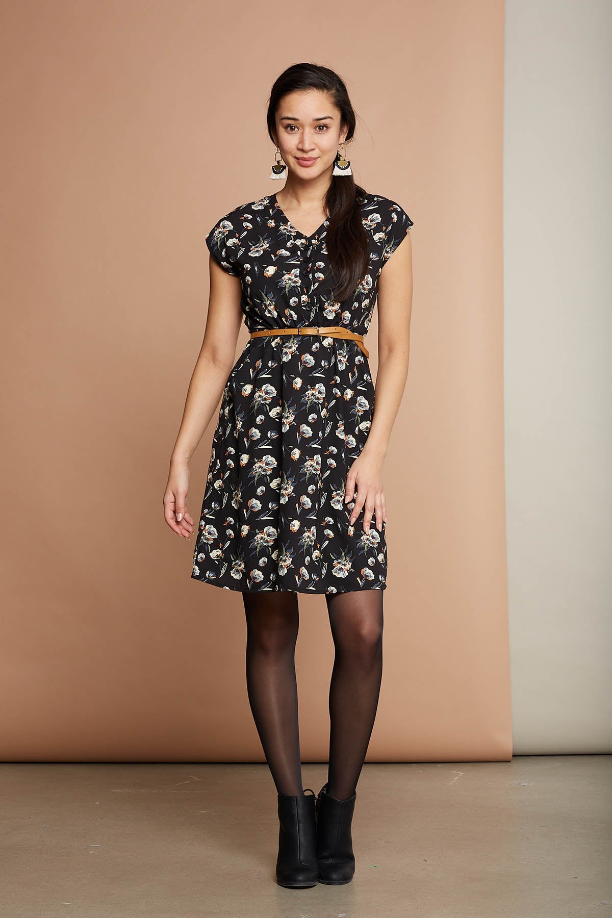Robe Saratoga noire avec fleurs