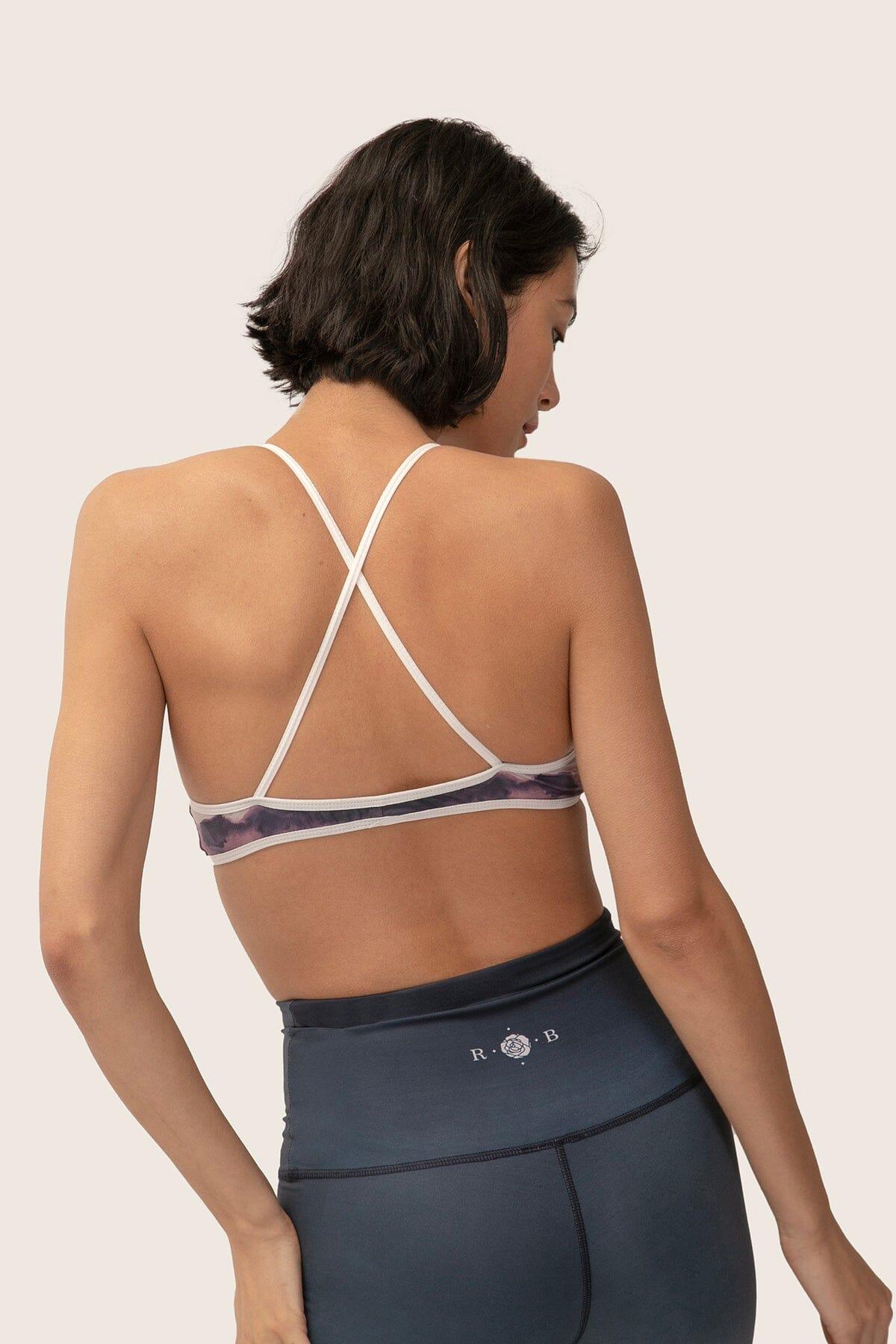 Femme qui porte la bralette recyclée de Rose Boreal./ Women wearing the Upcycling Bralette from Rose Boreal. -Lake Louise by Night / Lac Louise La Nuit / Lake Louise by Night Over